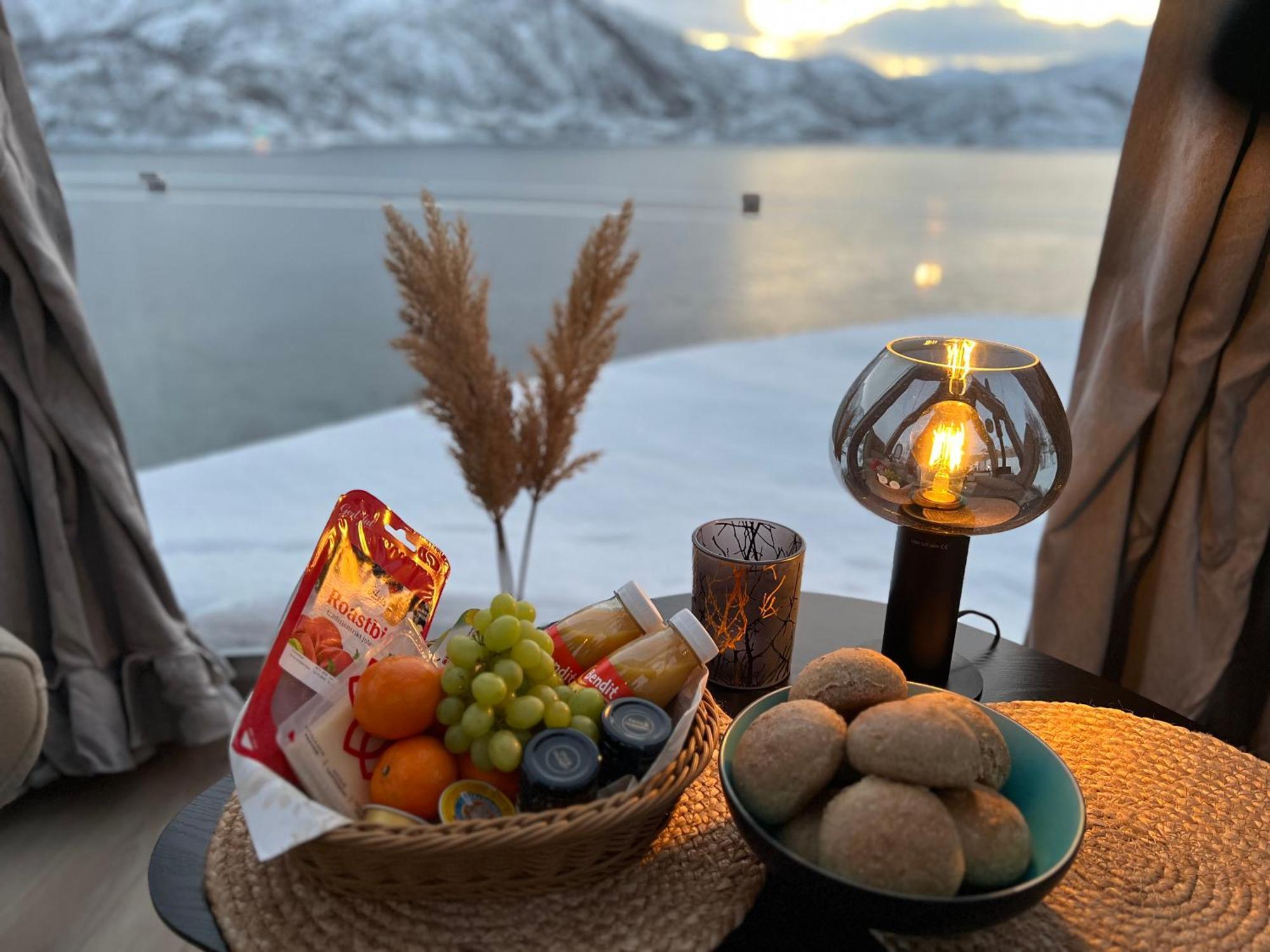 Lofoten Glampingdome Myrland Eksteriør billede