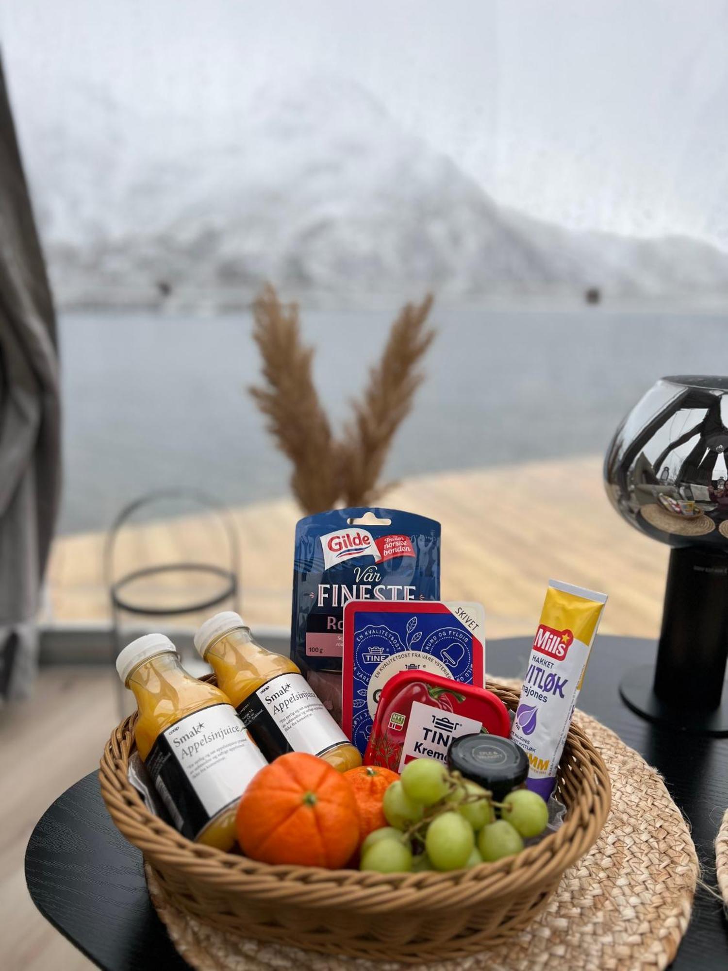 Lofoten Glampingdome Myrland Eksteriør billede